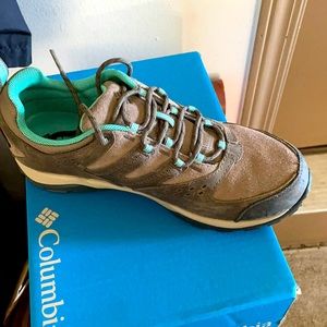 Columbia Reardan Pass Leather Outdry hiking sneaker